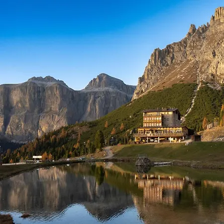 Pordoi Passo Pordoi Vegetarian Hotell Canazei