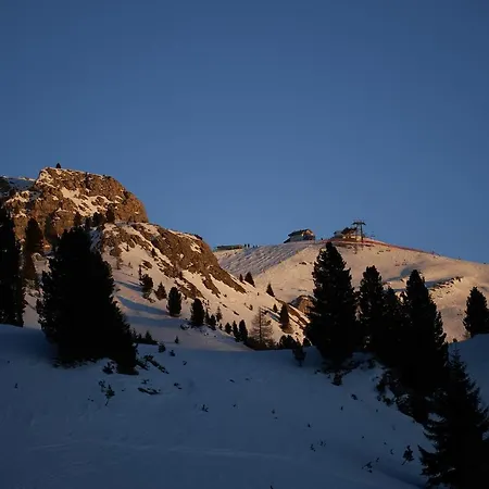 Pordoi Passo Pordoi Vegetarian 酒店 *