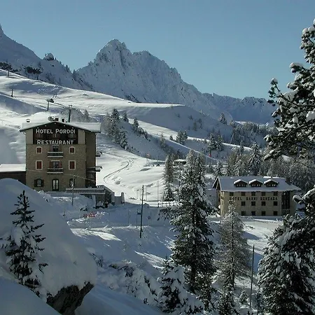 Pordoi Passo Pordoi Vegetarian ホテル *