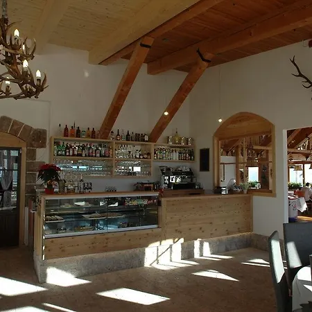 Pordoi Passo Pordoi Vegetarian ホテル カナツェーイ