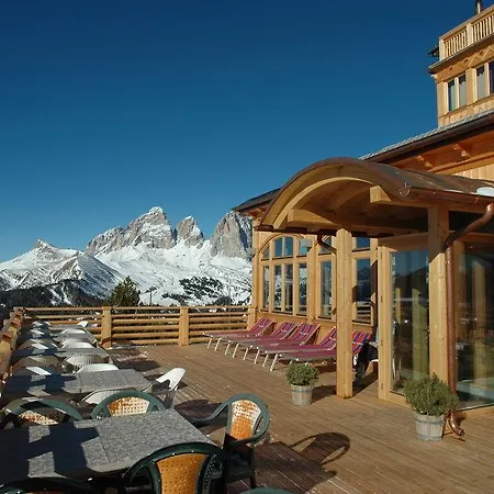 Pordoi Passo Pordoi Vegetarian * カナツェーイ