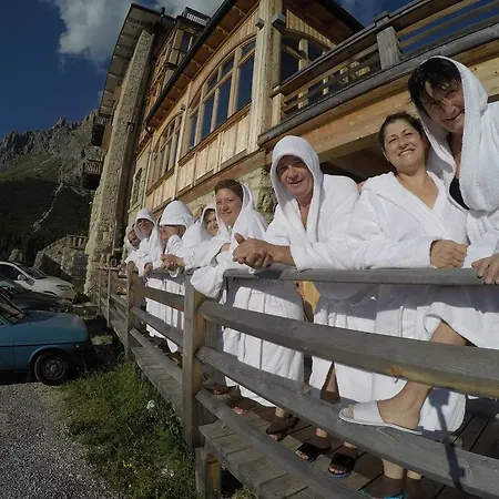 Pordoi Passo Pordoi Vegetarian Hotel