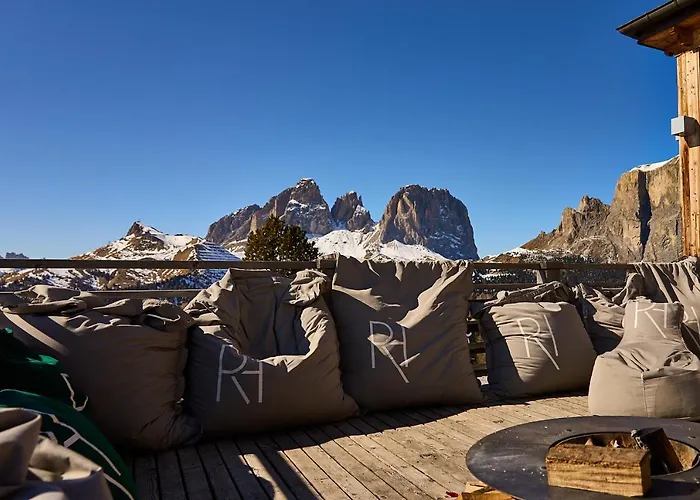 Pordoi Passo Pordoi Vegetarian 호텔 *