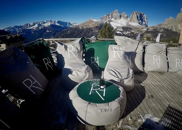 Pordoi Passo Pordoi Vegetarian 호텔 *